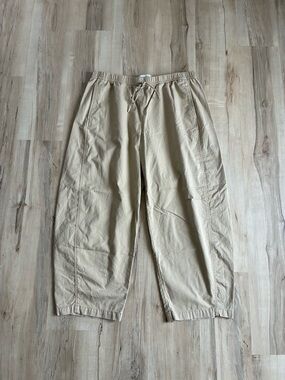 Abercrombie & Fitch Beige Cropped Drawstring Pants